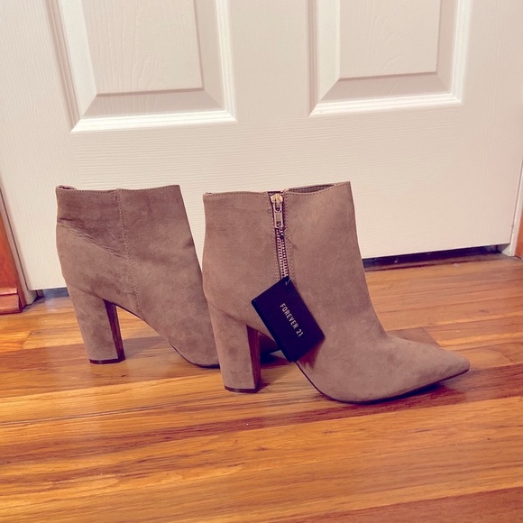 Forever 21 - NWT Ankle Booties - 10 - Picture 3 of 9